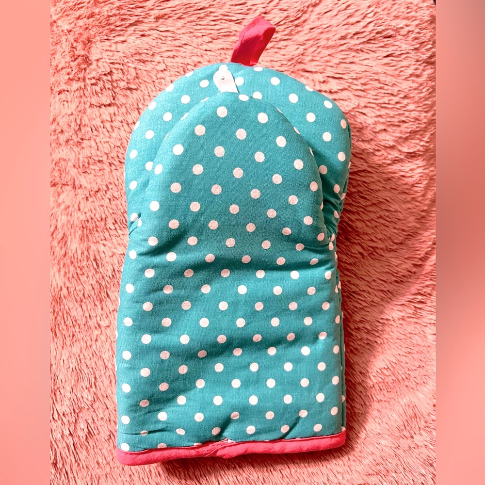 KF ๐ฉ๐พโ๐ณ Toucan Oven Mitt by RITZ - Picture 2 of 4